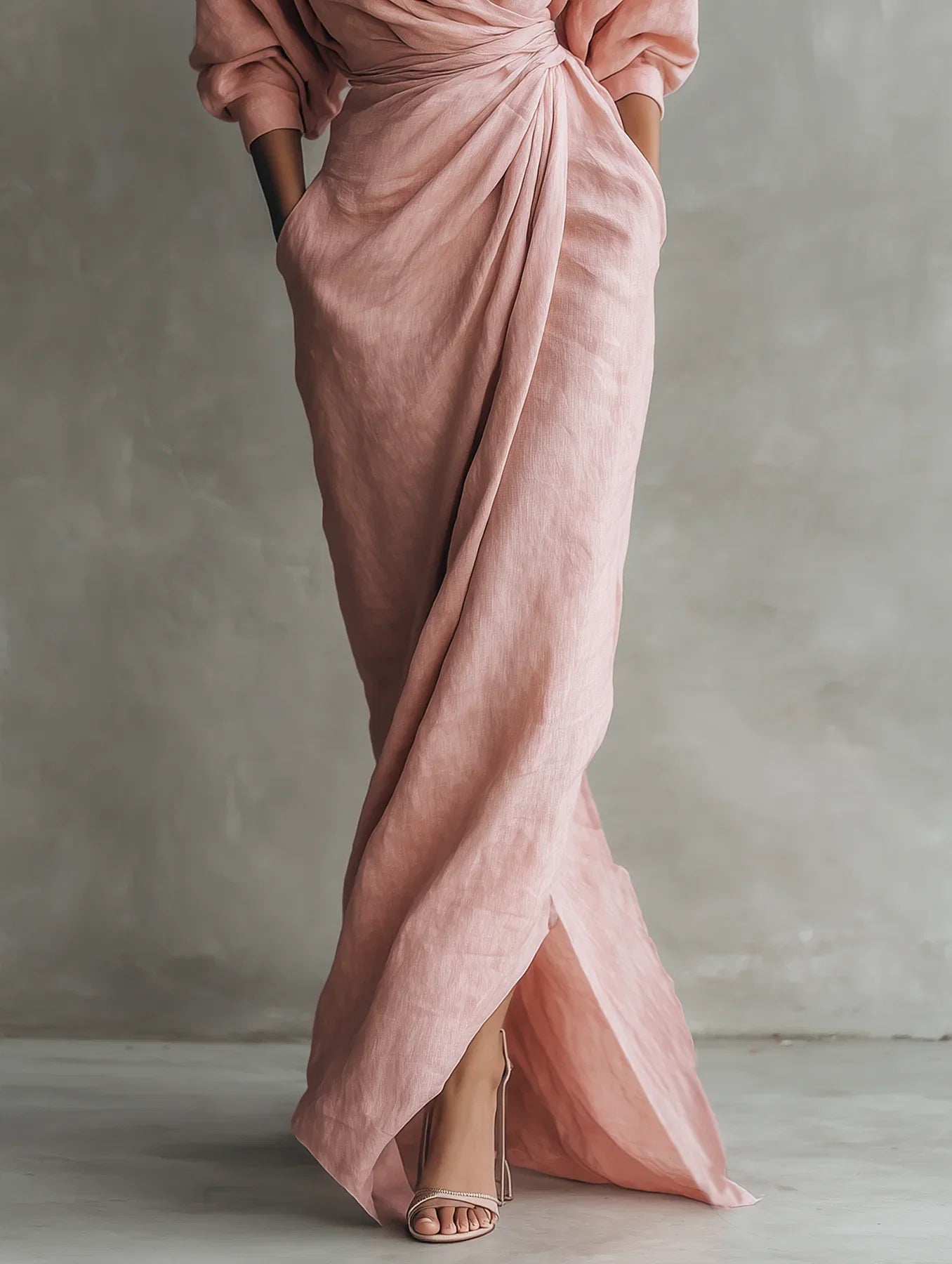 Noor | Simple V-Neck Maxi Dress