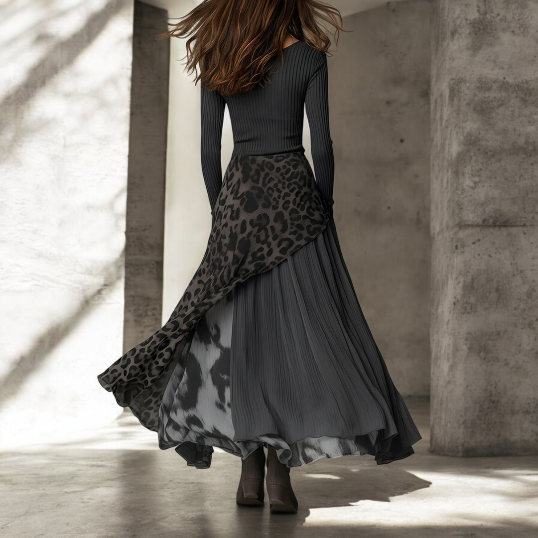 Fenna™ | Long Dress with Leopard Accent – Bold Elegance & Flowing Femininity