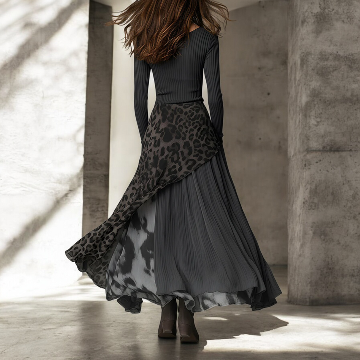 Fenna™ | Long Dress with Leopard Accent – Bold Elegance & Flowing Femininity